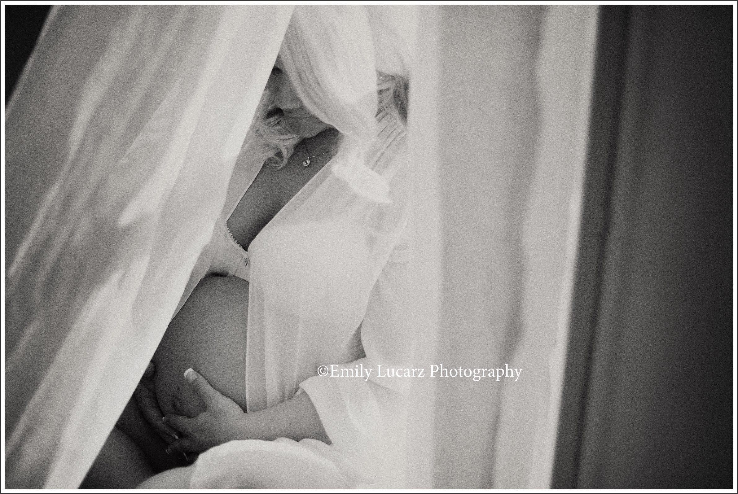 Indoor boudoir maternity photo