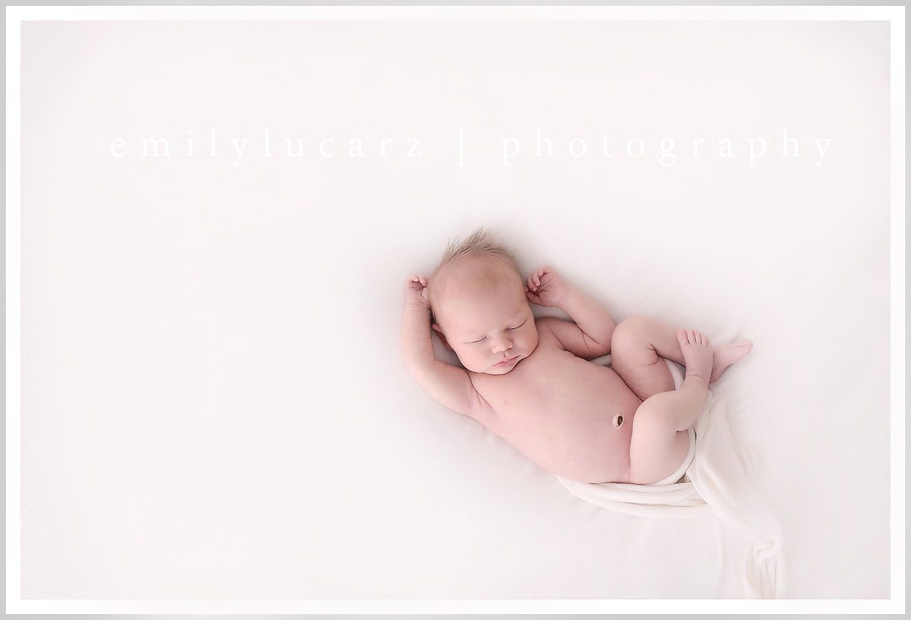 simple newborn photography